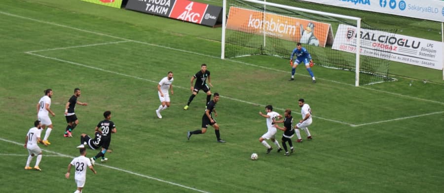 Sakaryaspor evinde berabere kaldı