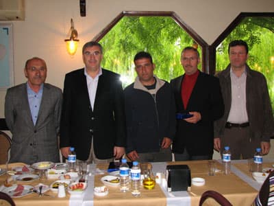 Toçoğlu, Esentepeli Gençlerle Kahvaltıda Buluştu
