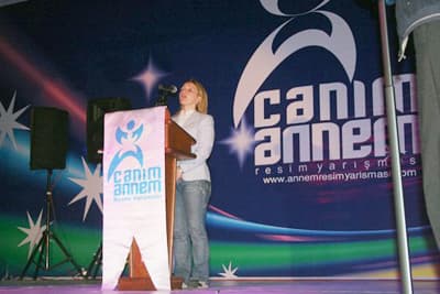 Canları Annelerini Resime Döktüler ve Kazandılar