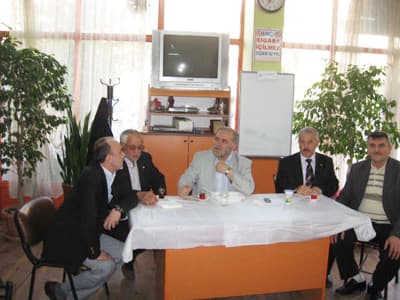 "Çocuklarınızı Hz Muhammed'in Sevgisiyle Yetiştirin"