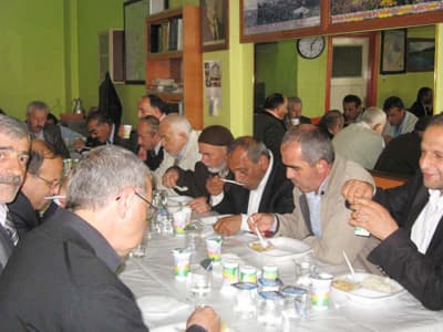 "Çocuklarınızı Hz Muhammed'in Sevgisiyle Yetiştirin"