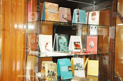İl Özel İdare Kütüphanesi'ne 300 Kitap Daha Eklendi