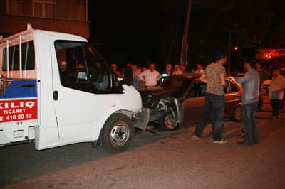 Akyazı'da Trafik Kazası: 1 Yaralı