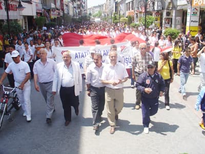 19 Mayıs Coşkusu Sokaklara Taştı
