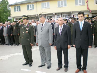 "Vatan Rüzgârlarında Dalgalandı"
