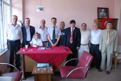 Enişte Jest Yaptı, Bir Yıllık Kirayı Karşıladı