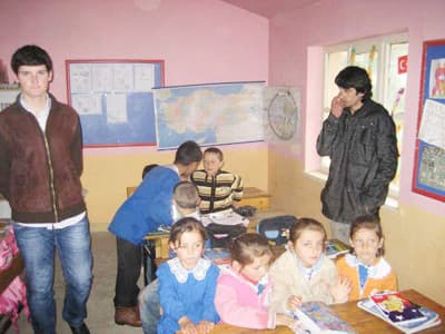 Yardımsever Öğrencilerden Örnek Davranış!