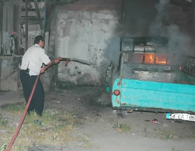 Aracı Durup Dururken Alev Alev Yandı