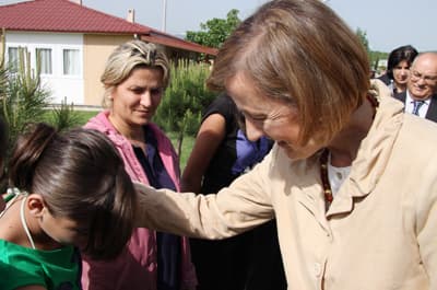 Aliye Kavaf Yangın Mağduru Çocukları Ziyaret Etti