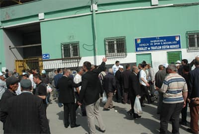 APEK Kongresinde Erzak Gerginliği