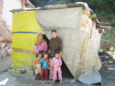 Garajda Yaşamak Onların Tercihi Değil ki!