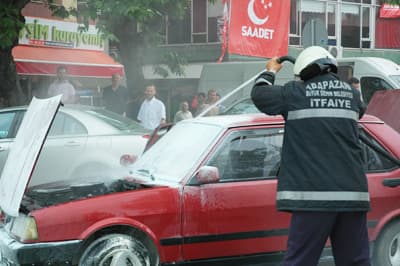 Yanan Aracının İçinde Can Verecekti