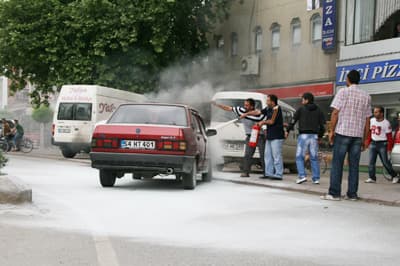 Yanan Aracının İçinde Can Verecekti