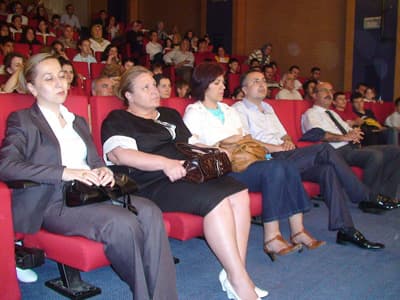 Ah Şu Gençler Oyunu Beğeni Topladı