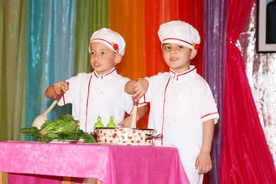 Miniklerin Kep Sevinci Görülmeye Değerdi