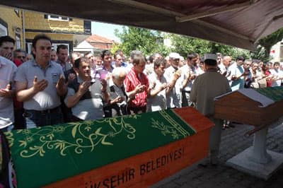 Küçük Hatice ve Babası Toprağa Verildi