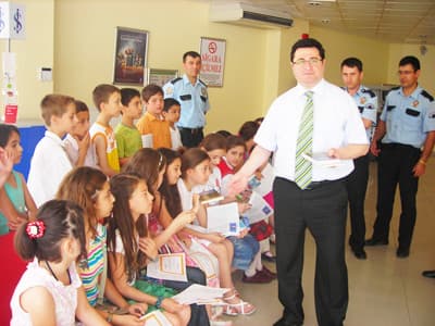 Karneleri Getirdiler Tatil Kitaplarını Götürdüler