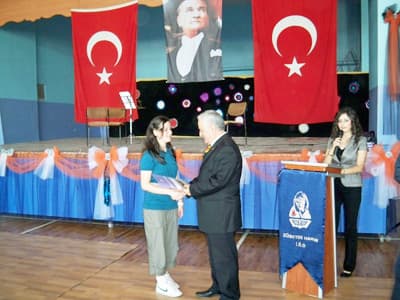 "Serdivan'da Okulların Eğitimde Başarısı Yükseldi"