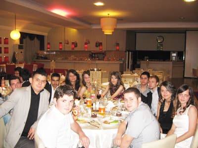 Mezuniyet Gecesinde Kolbastı Show!