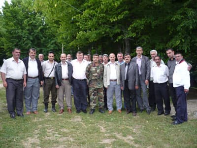 Tanışma Yemeğinde Bir Araya Geldiler