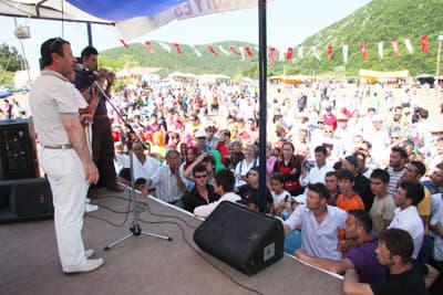 Kadırga Şenlikleri'nde Doyasıya Horon Teptiler