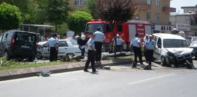 Adapazarı'nda Zincirleme Trafik Kazası