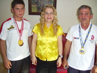 Özdağ Ailesi Minderde Gururumuz