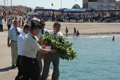 Yunanistan, Bizden Daha İleri Durumda