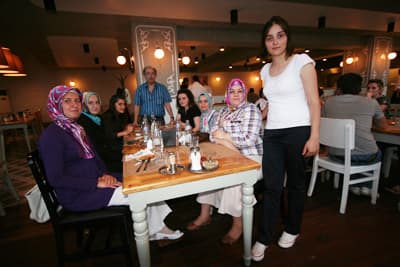 Üç Dilde Yenen Nezih Yemek