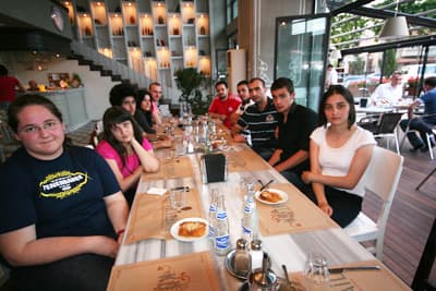 Üç Dilde Yenen Nezih Yemek
