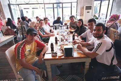 Üç Dilde Yenen Nezih Yemek