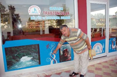 Trabzonlular Dayanışma Derneği Binasını Kurşunlandılar