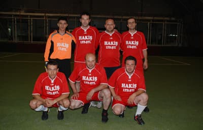 <p><font face="arial,helvetica,sans-serif" size="2"><strong><font color="#333399">Gol Krallığı:</font></strong>&nbsp;&nbsp;&nbsp;&nbsp;&nbsp;<br />13 Suat (Eren Isı)&nbsp;&nbsp;<br />12 Uygun (Hakiş)&nbsp;<br />10 Ali Fuat (Eren Isı)&nbsp;<br />9 Semih (Cihan Tesisat) </font></p>