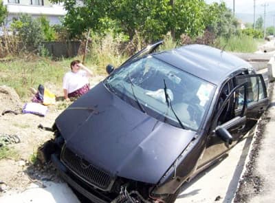 Gurbetçi Aile Kaza Geçirdi: 2 Yaralı 