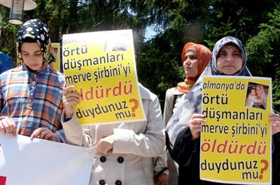 Başörtüsü Platformu, Ayşe Arman'ı Eleştirdi