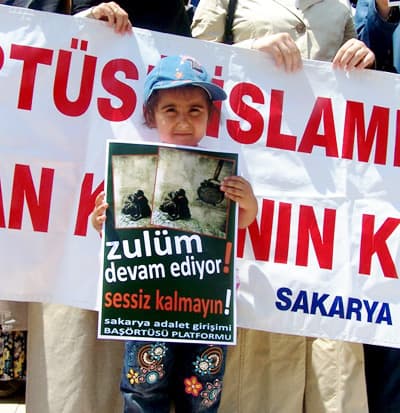 Başörtüsü Platformu, Ayşe Arman'ı Eleştirdi