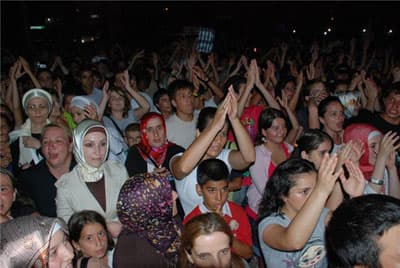 Karasu, Rafet El Roman'la Coştu