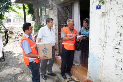 Kimse Yok Mu, 600 İhtiyaç Sahibine Yardım Eli Uzatıyor