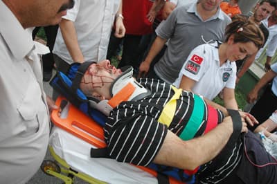 Araç İçinde Sıkışan Sürücü Acıdan Feryat Etti