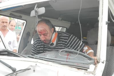 Araç İçinde Sıkışan Sürücü Acıdan Feryat Etti