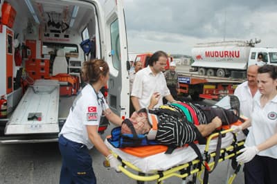 Araç İçinde Sıkışan Sürücü Acıdan Feryat Etti