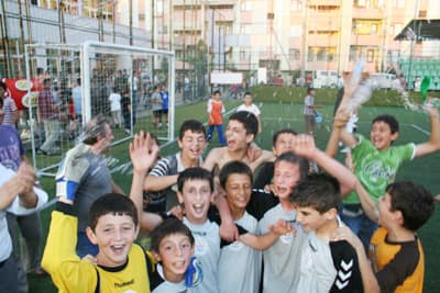 <font face="Arial" size="2">G&ouml;khan Eğer 1<br />Osman yazar 1<br />G&uuml;rkan &Ccedil;ınar 4<br />Kubilay Asaf 2<br />Sercan &Ccedil;am 1<br />K&uuml;p&ccedil;&uuml;ler<br />Atilla Per&ccedil;in 3<br />Şirin Muhammet Şalıc&ouml;z 1<br />K&uuml;rşat Topal 2</font>