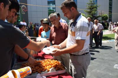 Erenler Belediyesi'nden Coşkulu Sünnet Şöleni