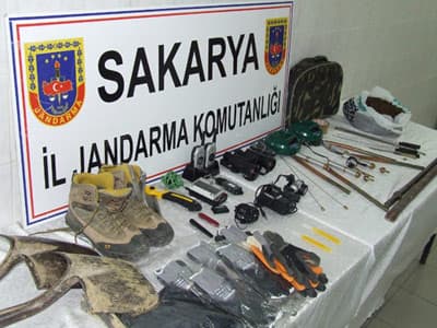 Jandarma Definecilere Göz Açtırmıyor