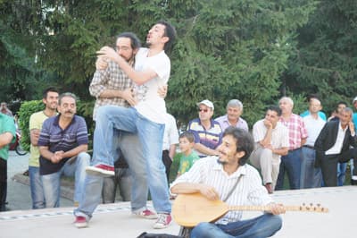 SAÜ'lü Öğrenciler: "Har(a)ç Soygununa Hayır"