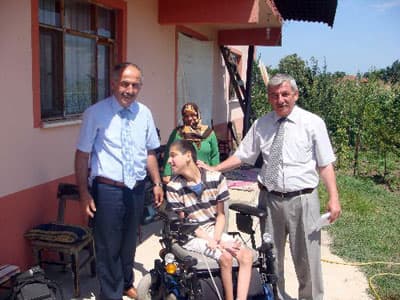 Bozulan Engelli Aracı Belediye Ekiplerince Onarıldı