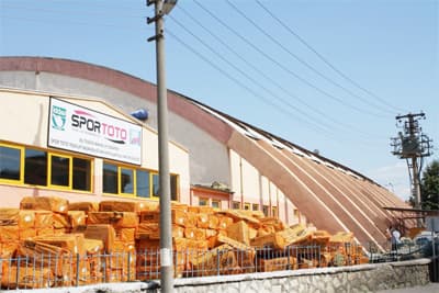 Atatürk Spor Salonu Çatısı Tamir Ediliyor