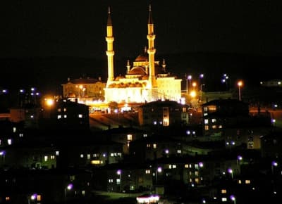 Berat Kandili; Tüm Dünya'da Canlı Olarak Yayınlanacak