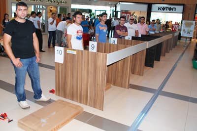Tekzen'in Masasını Demonte Etmek İçin Yarıştılar