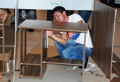 Tekzen'in Masasını Demonte Etmek İçin Yarıştılar